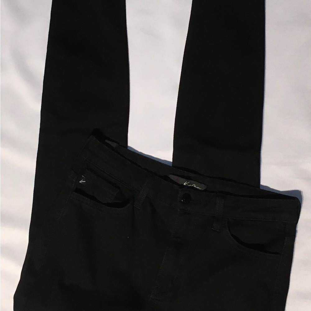 KanCan Junior’s High Rise Skinny Jeans that form to your body - Size 26